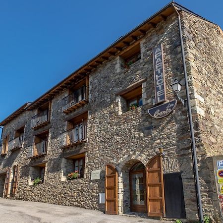 Aparthotel Les Corts Ливия Екстериор снимка